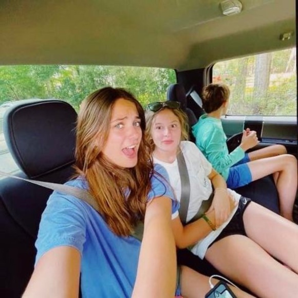 Meet your Posher, Caroline - Picture 1 of 1